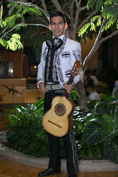 Vihuela-Mariachi-Real-Medellín